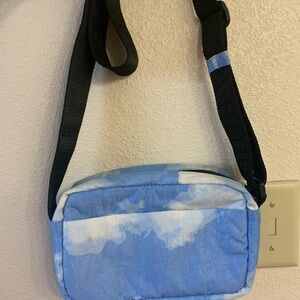 BAGGU CAMERA BAG CLOUD PRINT